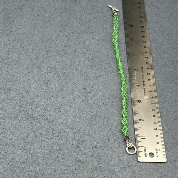 Toggle Bracelet 8 In Silver Swirl Translucent Green Faceted Bead Retro Cottage - Picture 3 of 5